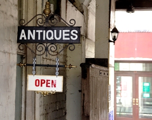 ANTIQUES by Lee
